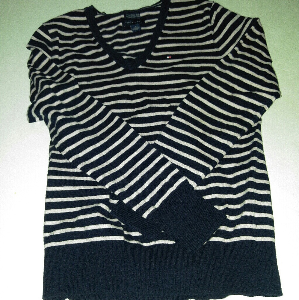 $4 SALE - ✨ Tommy Hilfiger Pima Cotton Long Sleeve